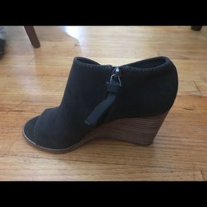 Jessica Simpson wedges